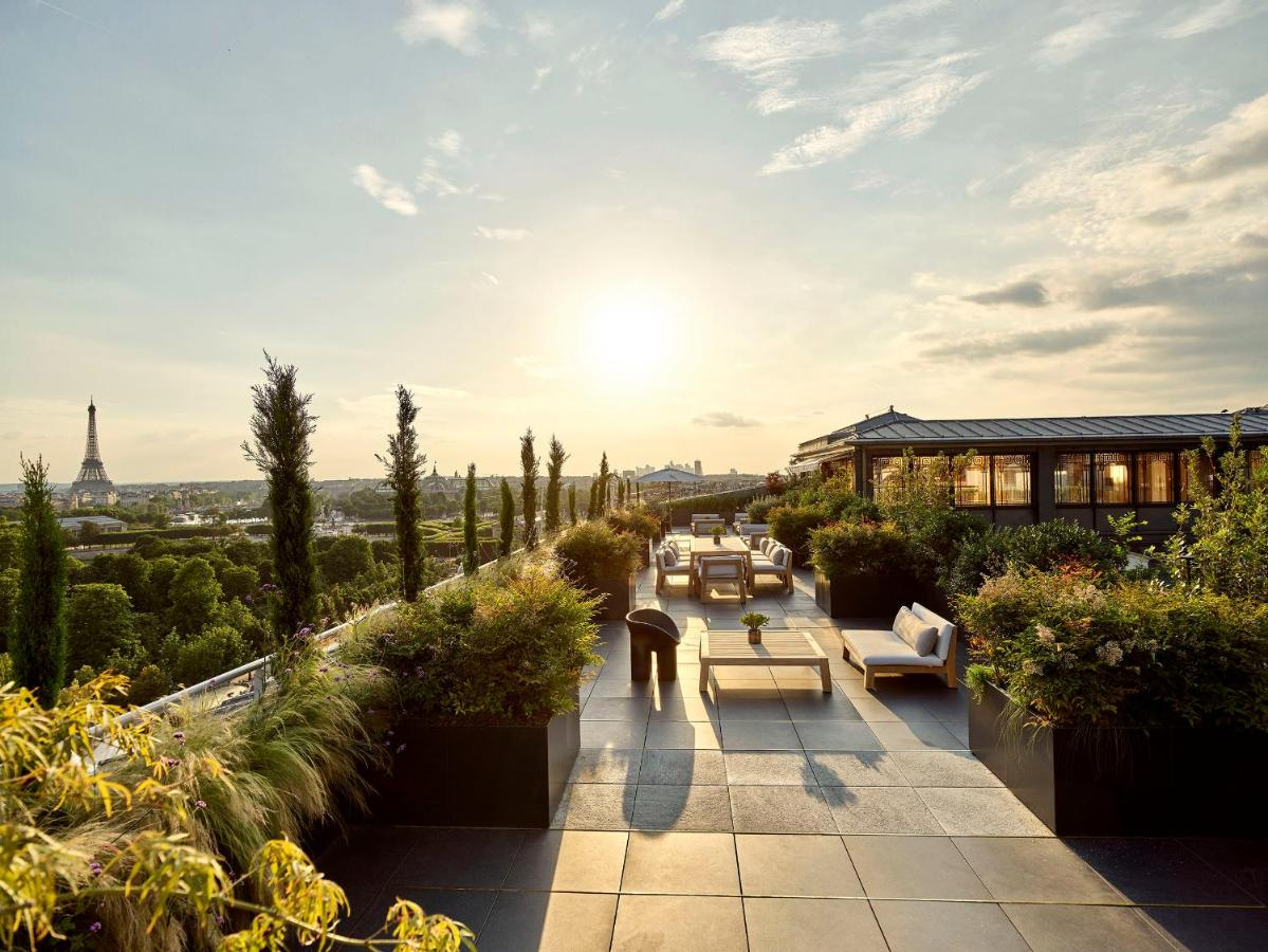 5 star hotels in paris with excellent room service 