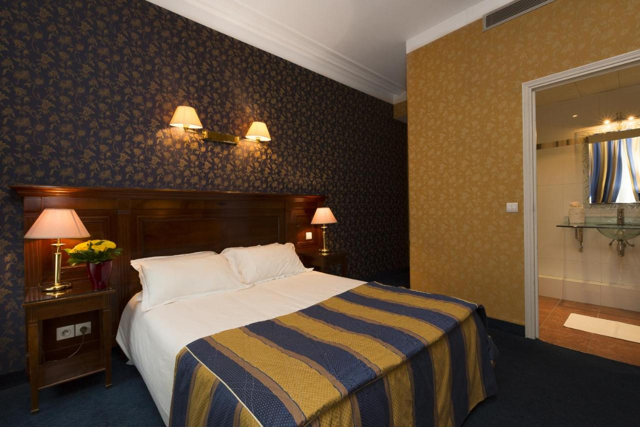 hotel near gare de lyon with luggage storage