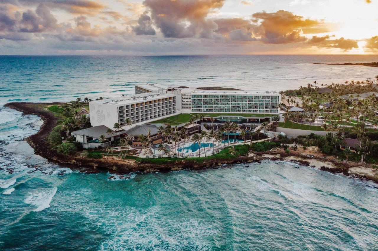 resorts in oahu with infinity pool