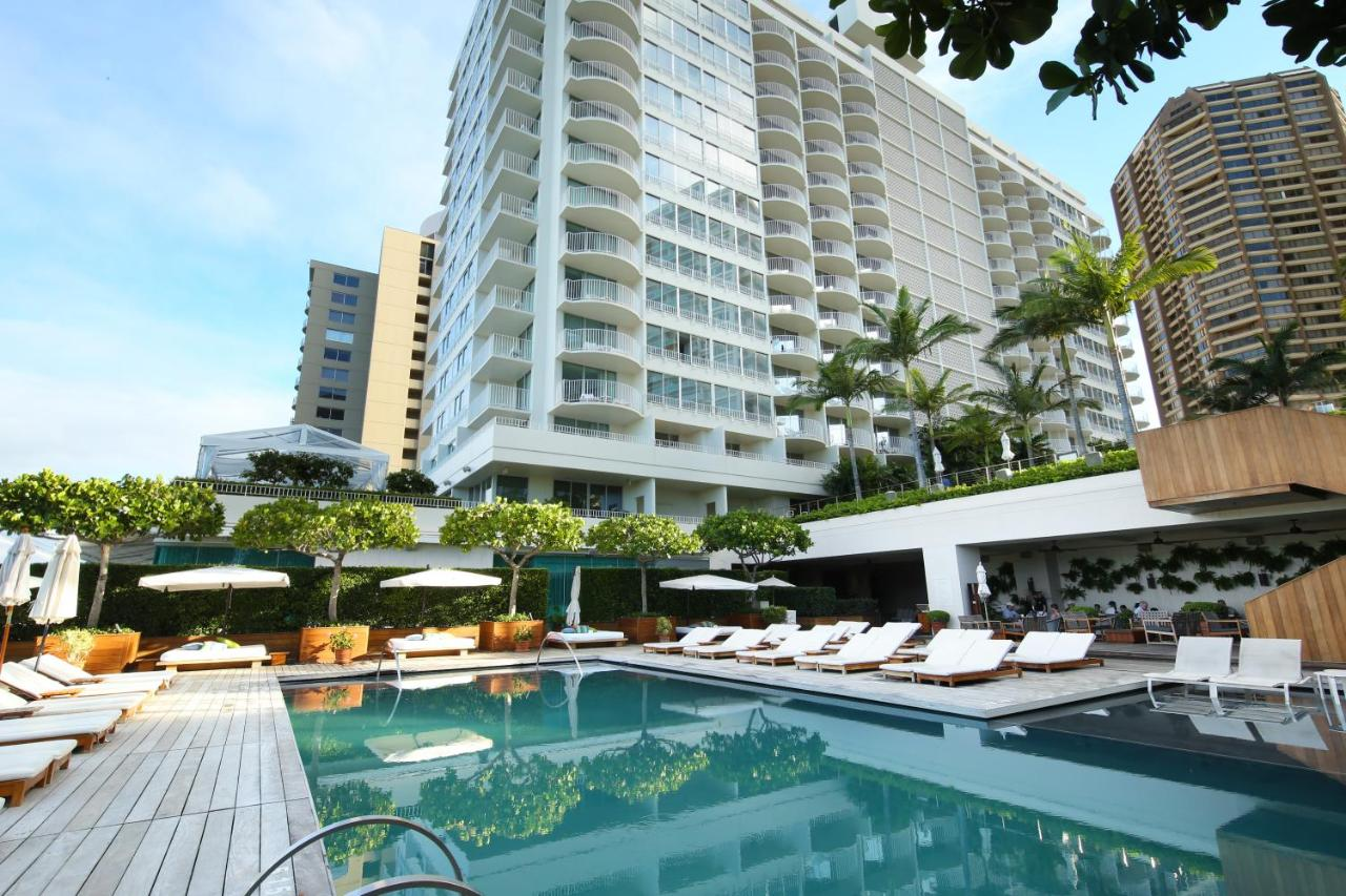 kuhio beach park with outdoor pool