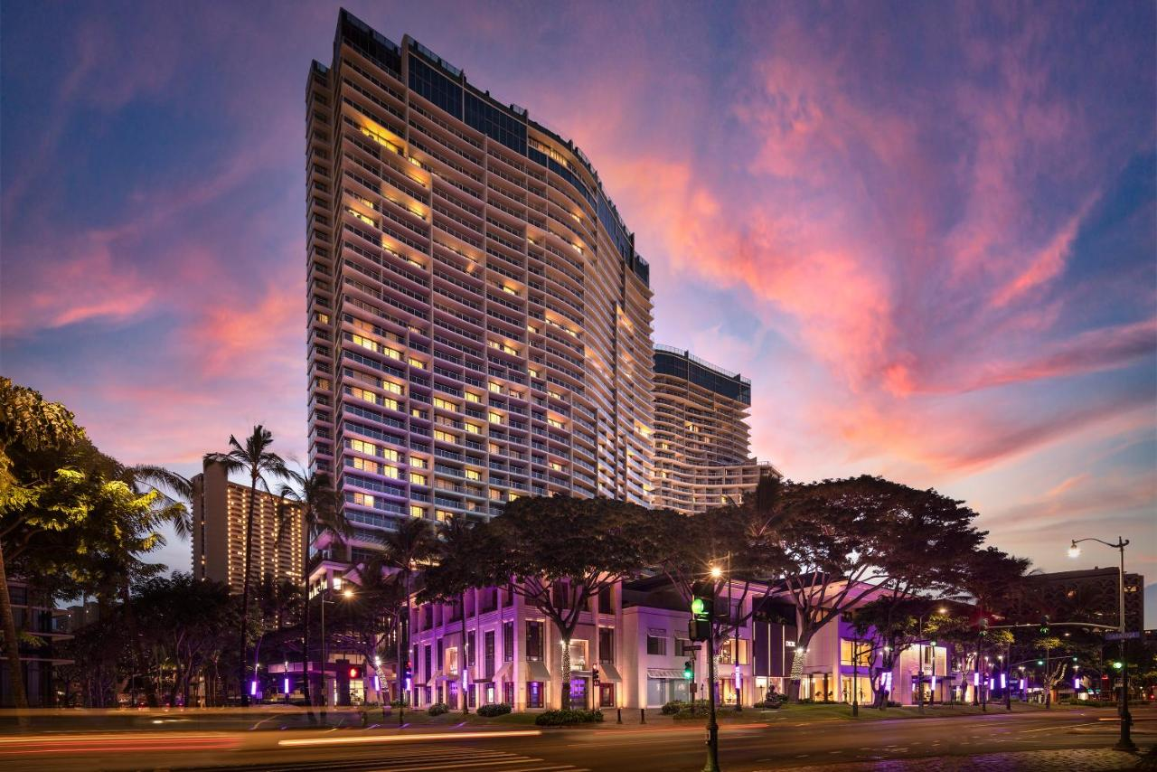luxury resort near famous waikiki beach