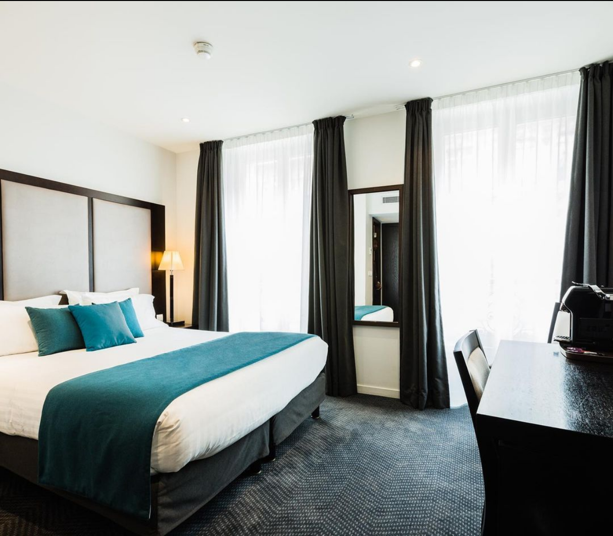 4 star hotels in paris with panoramic views