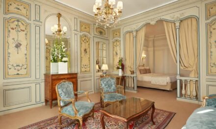 [2023 Review] Hotel Raphael Paris