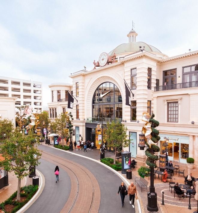 shopping in los angeles the grove