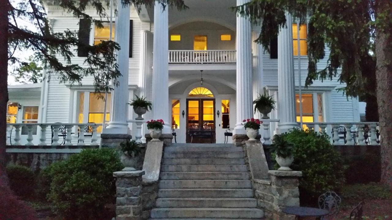 Gallery image of this property