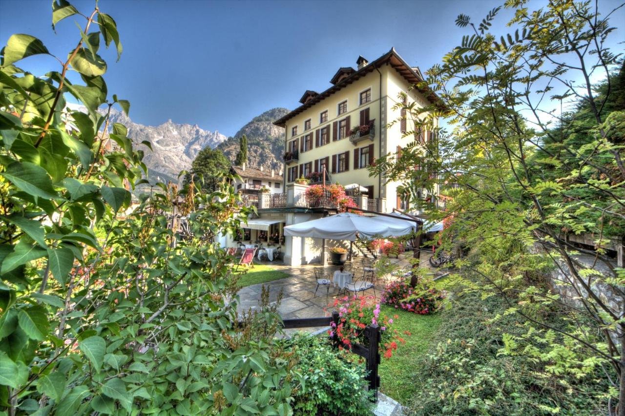 Gallery image of this property