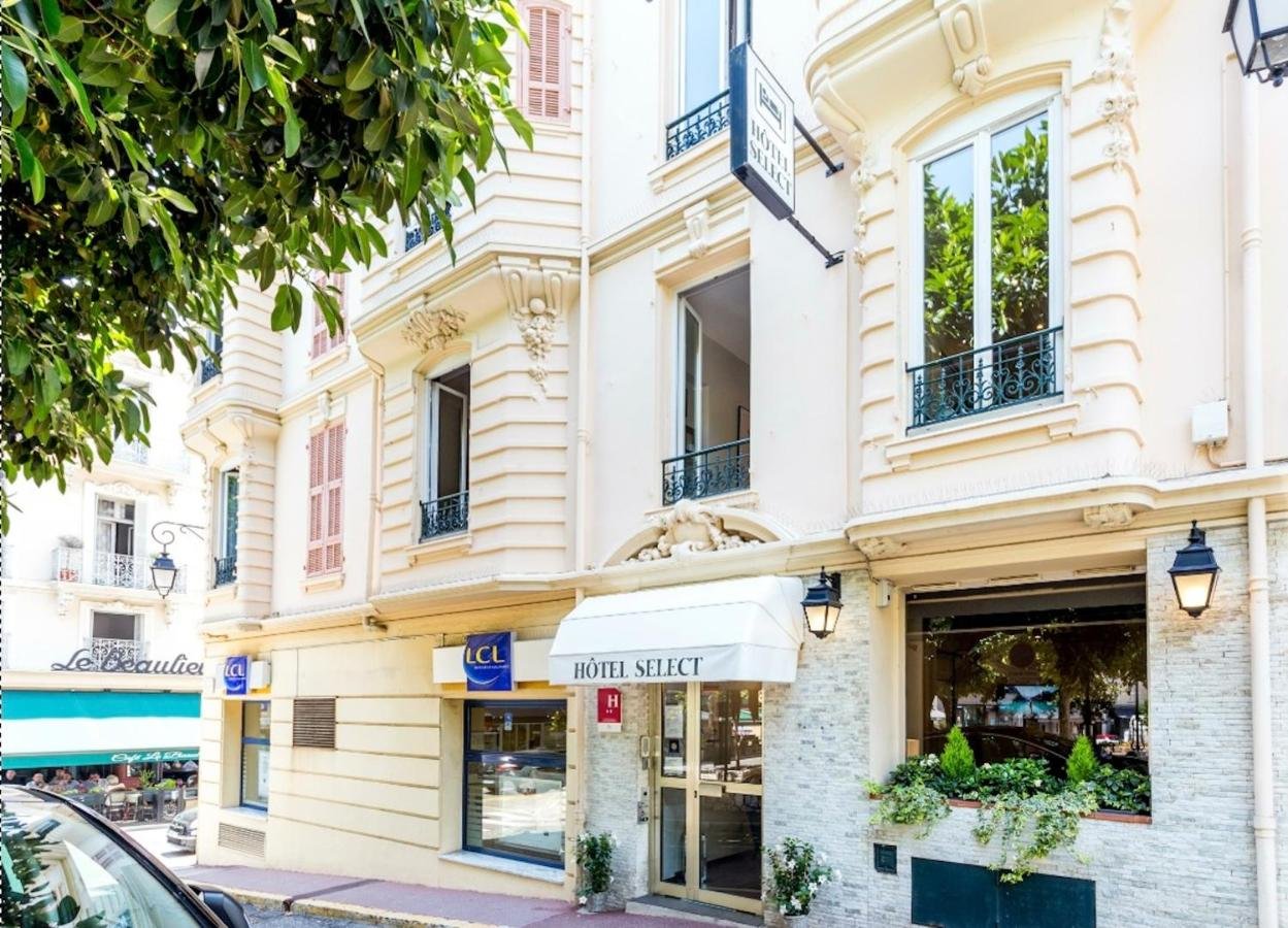 Gallery image of this property