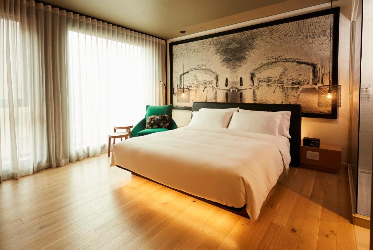Gallery image of this property