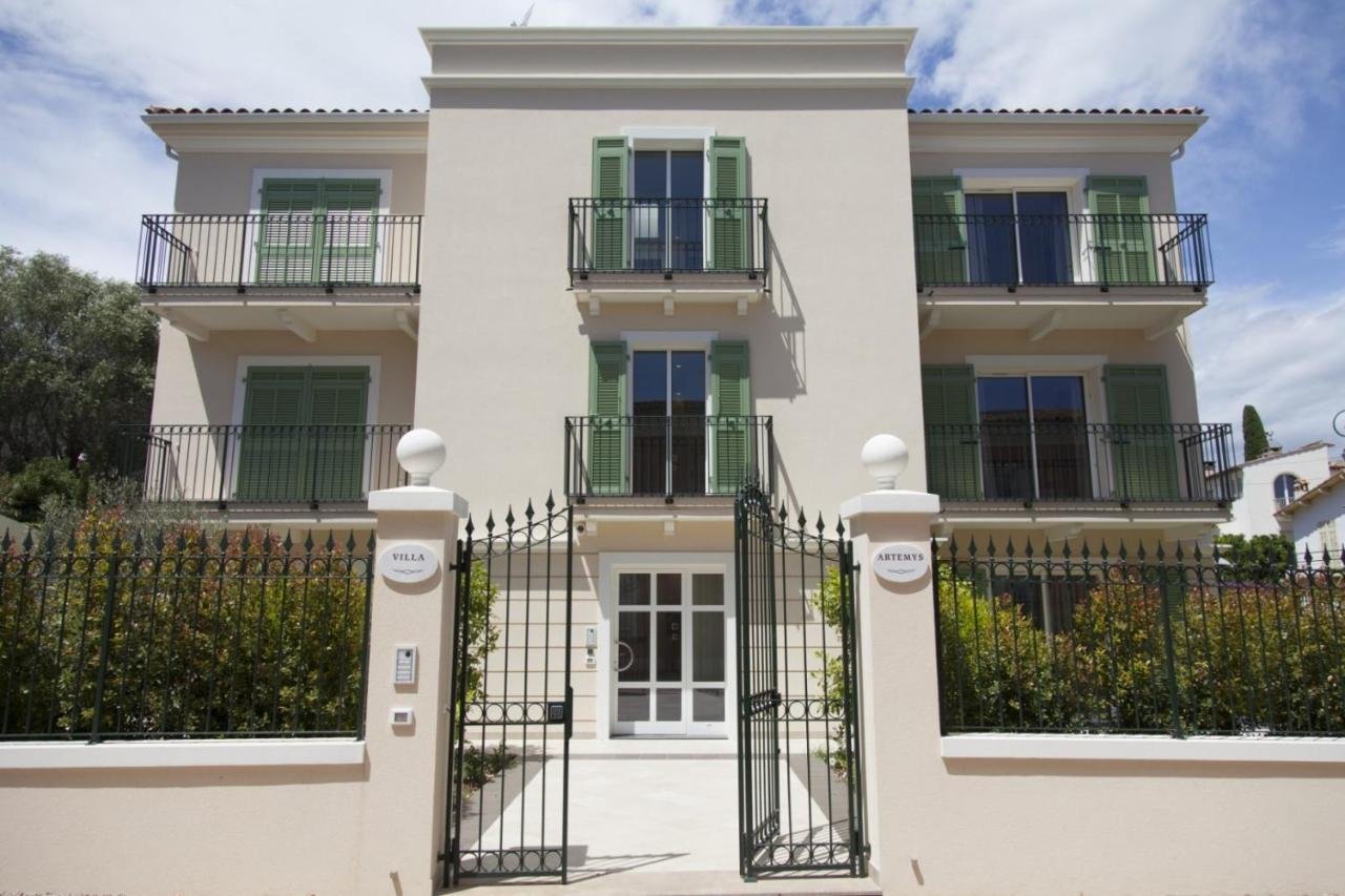 Gallery image of this property
