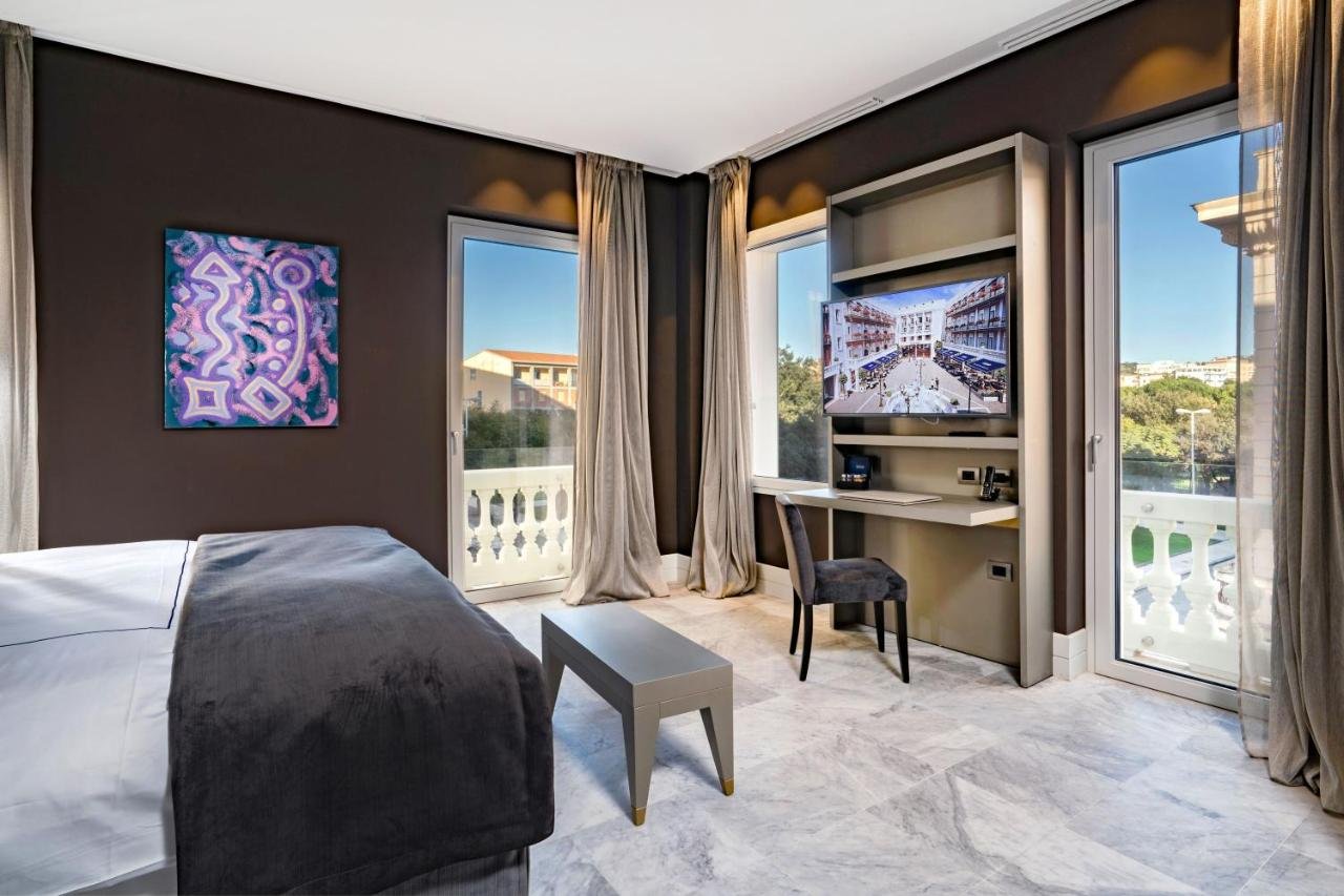 Gallery image of this property