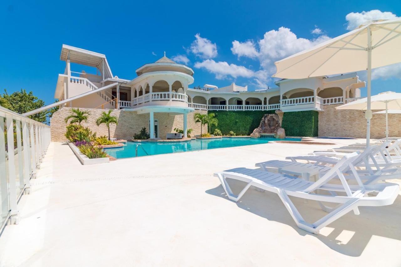 Gallery image of this property