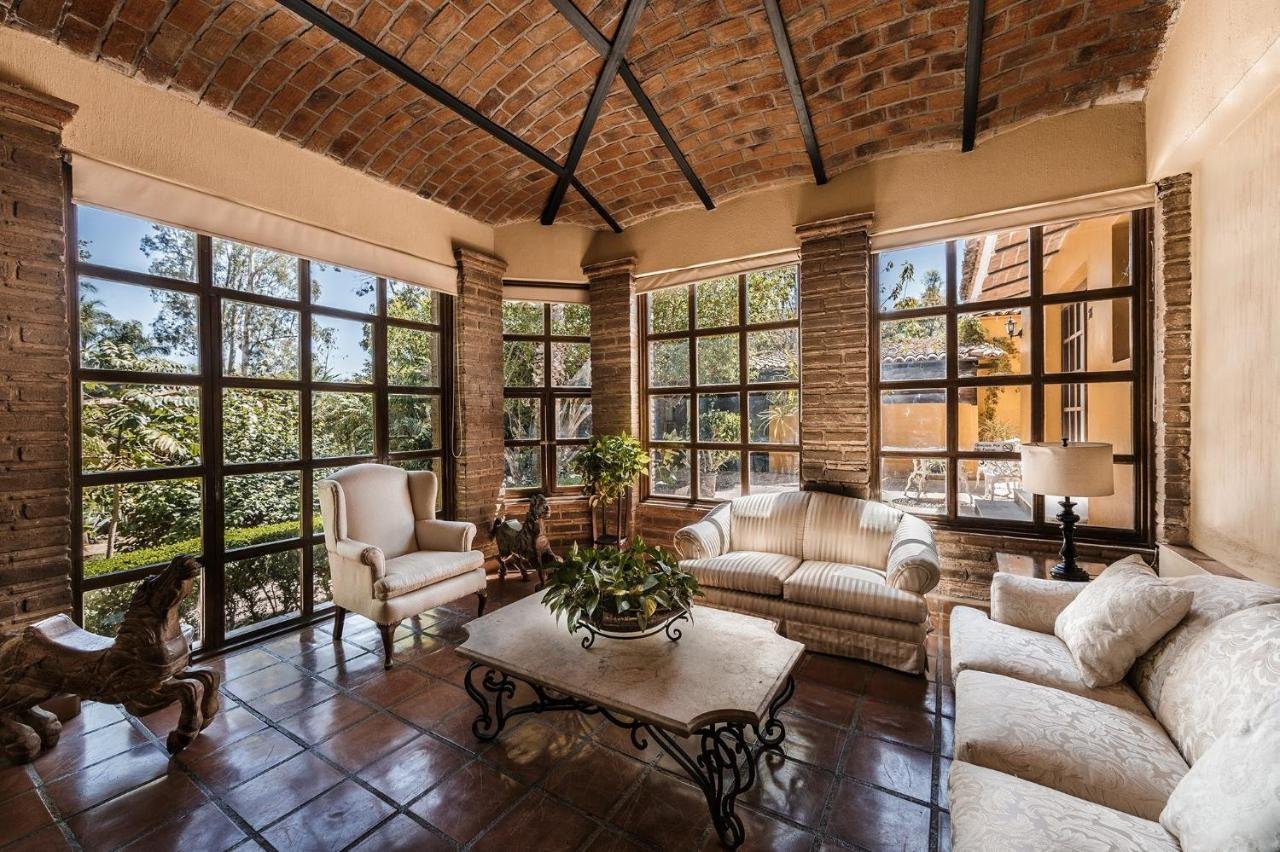 Gallery image of this property