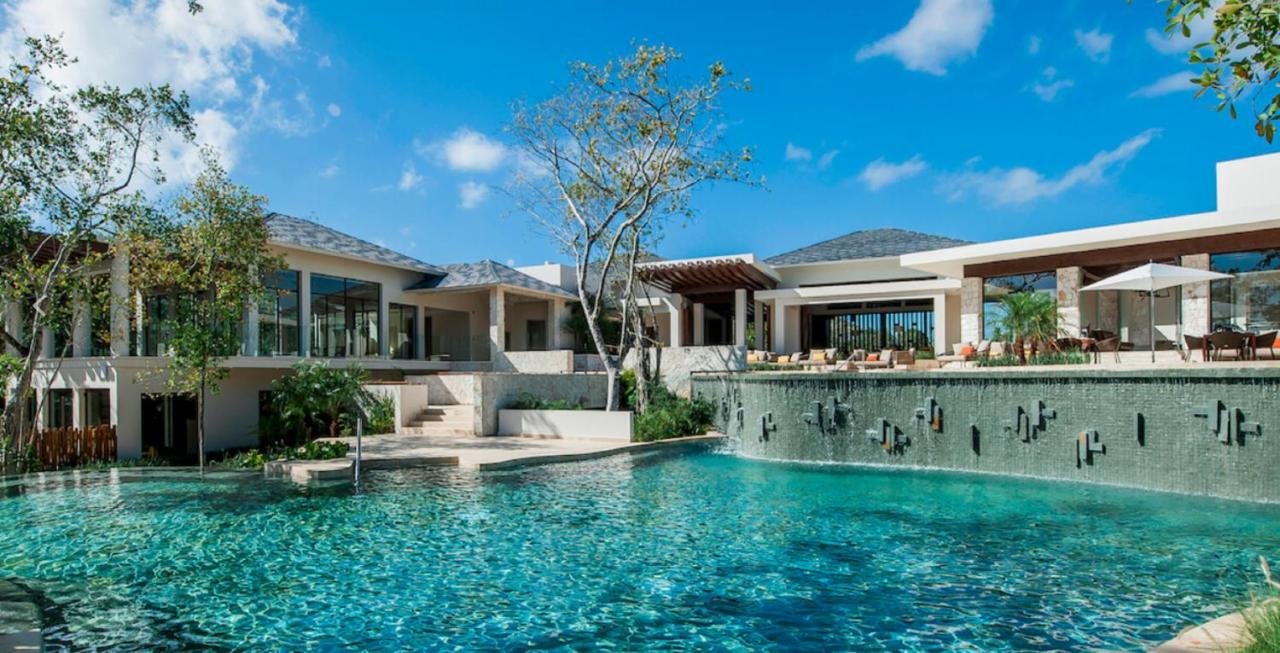Gallery image of this property