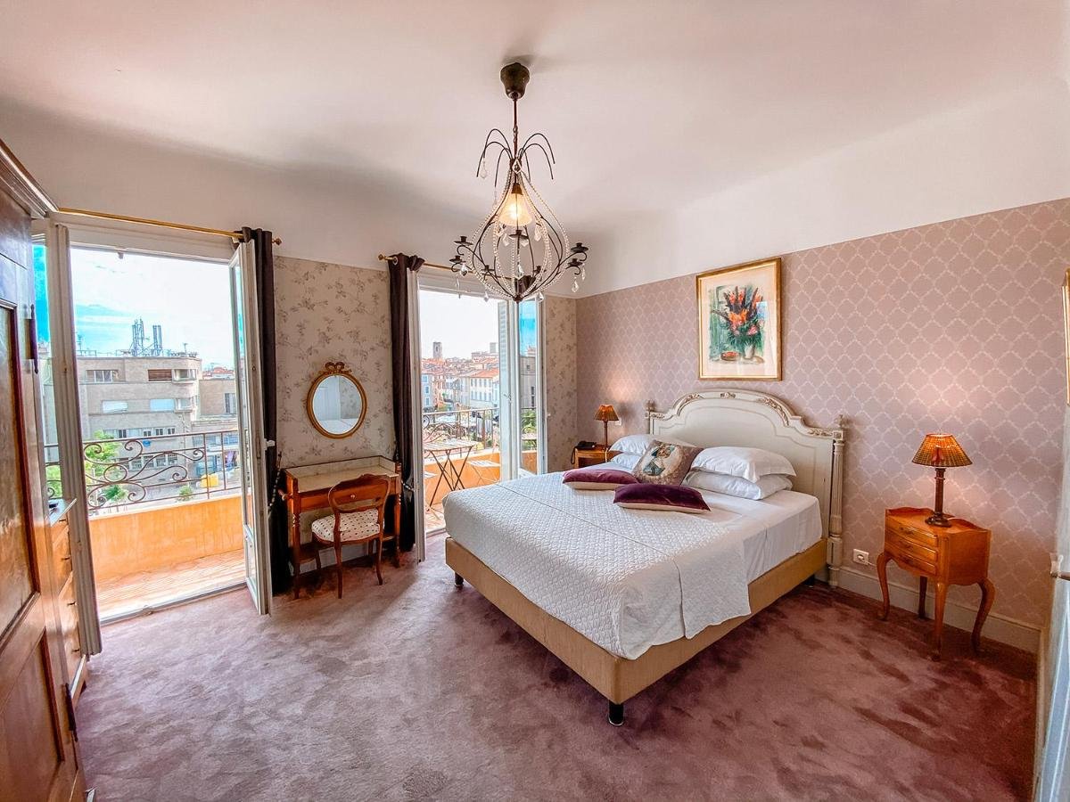 Gallery image of this property