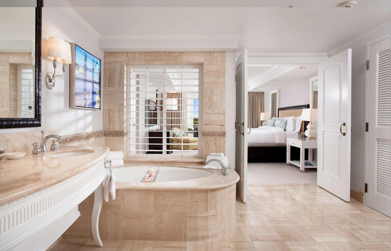 westin anaheim resort features