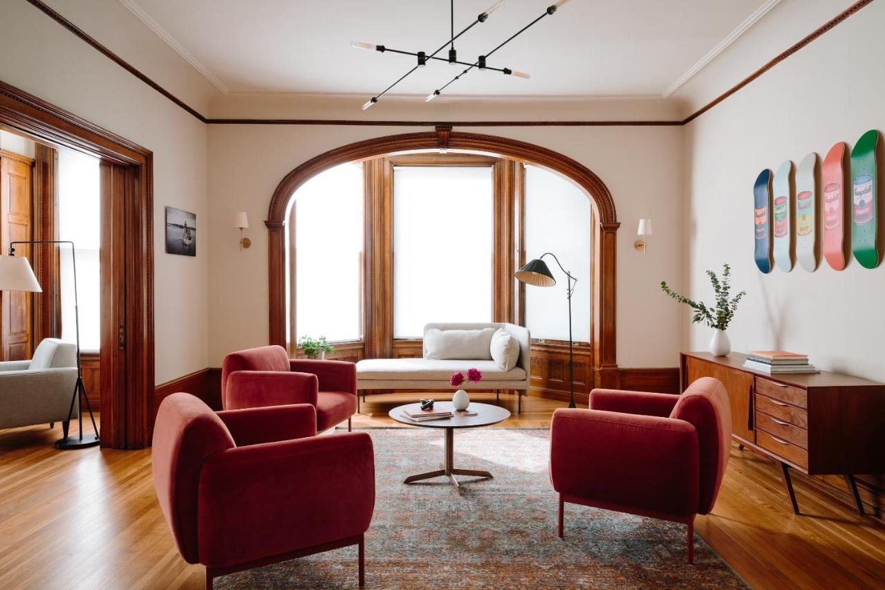 Gallery image of this property