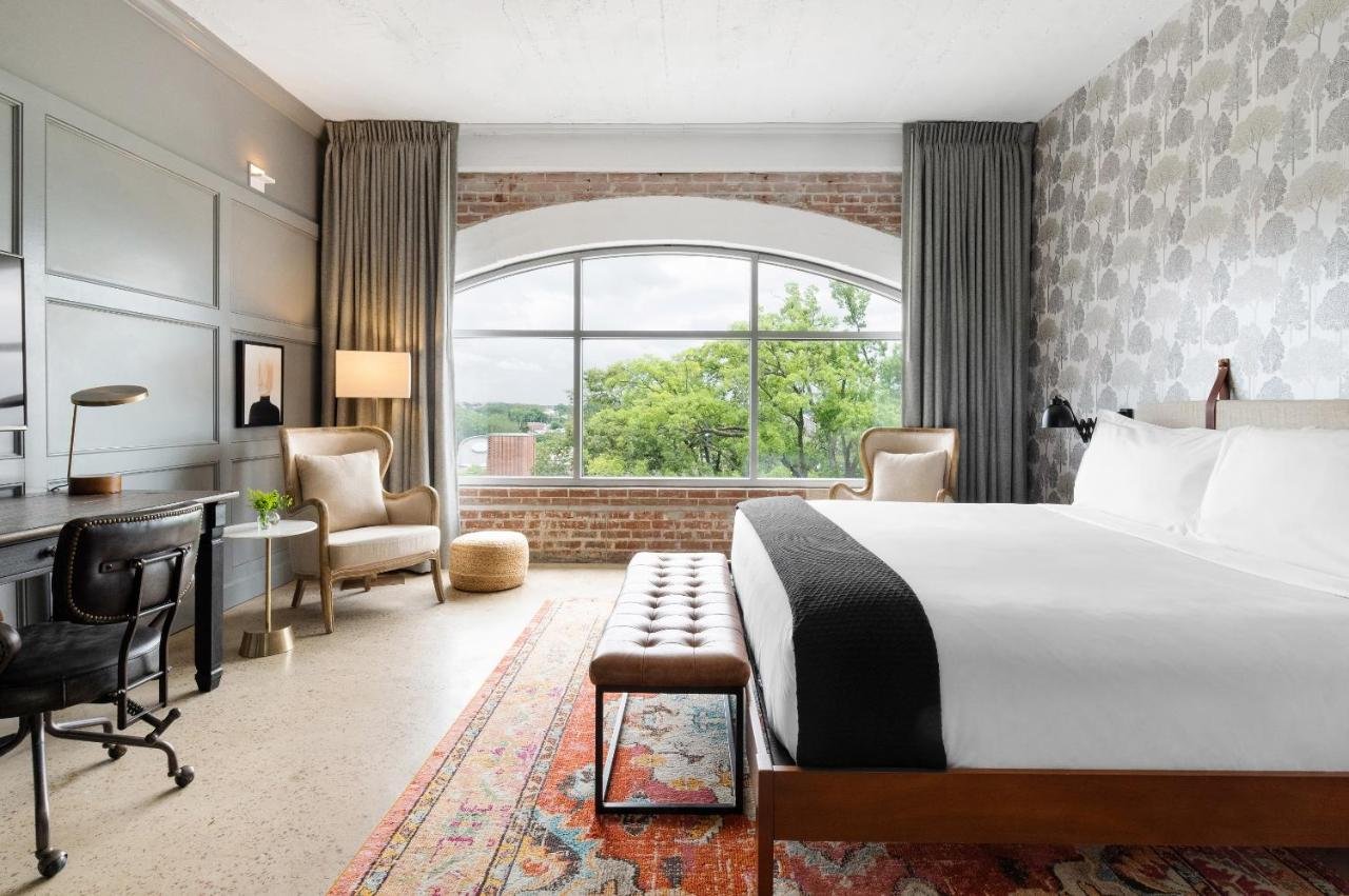 Gallery image of this property