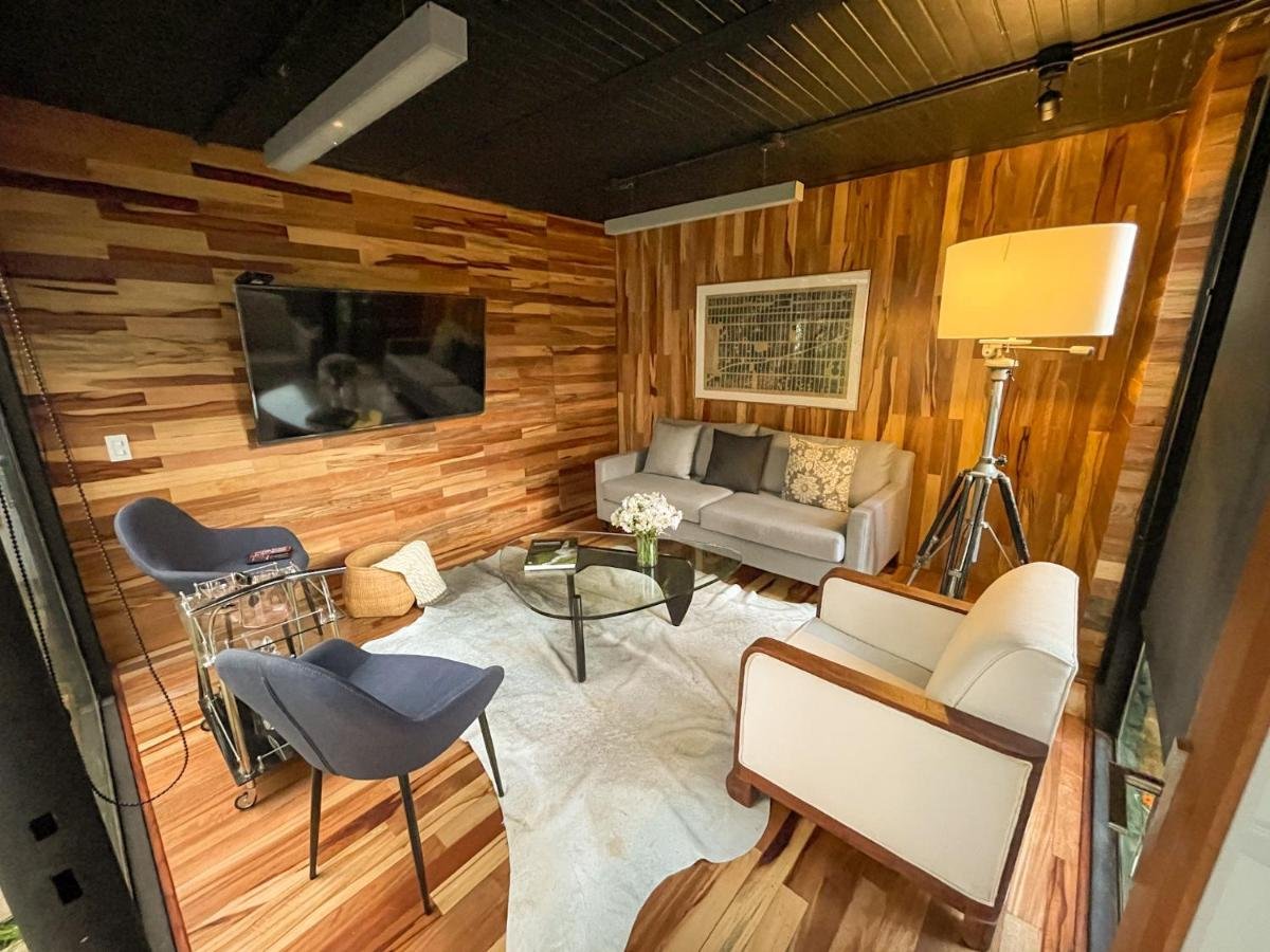 Gallery image of this property