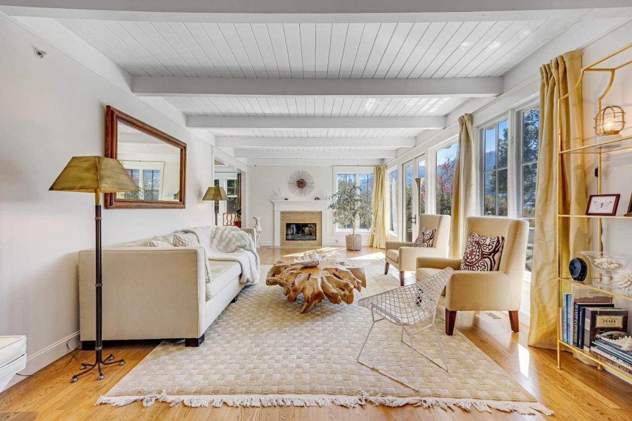 Gallery image of this property