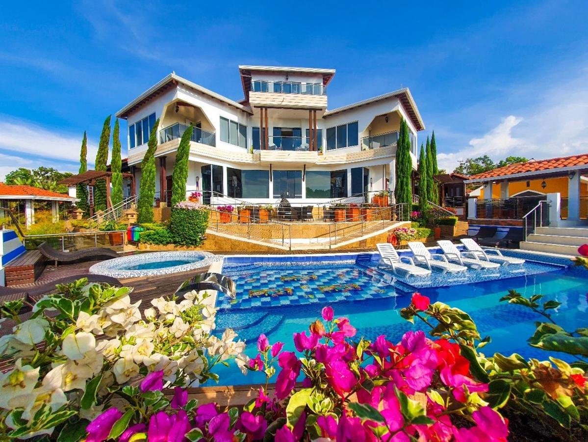 Gallery image of this property