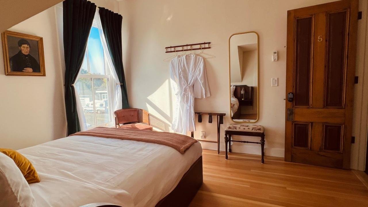 Gallery image of this property